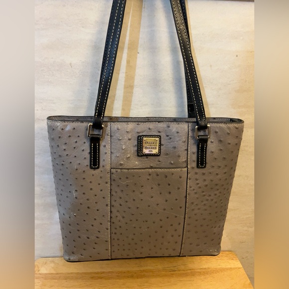 Dooney & Bourke
Lexington Gray Ostrich Purse Shoulder Bag - Picture 2 of 16